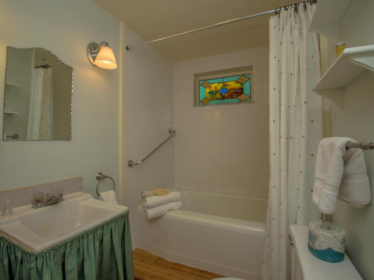The Bernerhof Inn Bartlett Bilik gambar